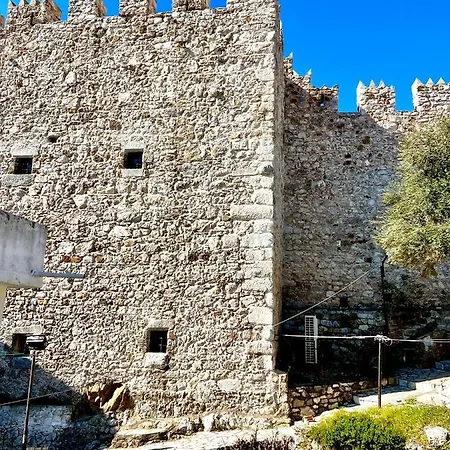 בית הארחה Mustafa Tokalac Castle House מרמריס