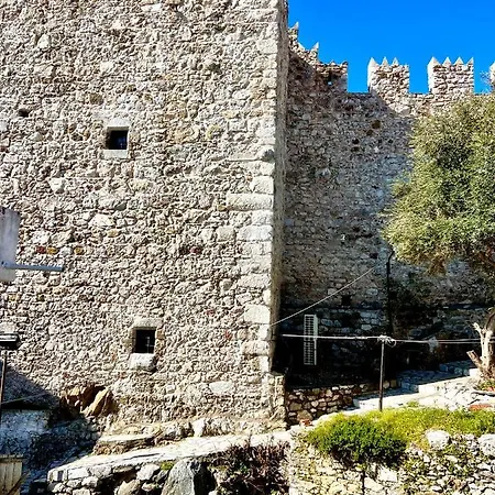 Mustafa Tokalaç Castle House Konukevi