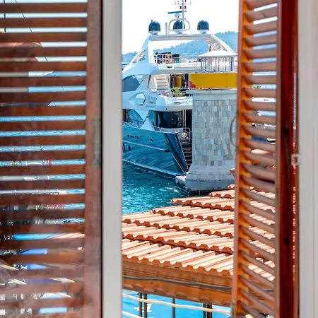 ゲストハウス Mustafa Tokalac Castle House 4*