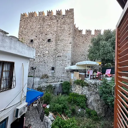 Mustafa Tokalac Castle House ゲストハウス マルマリス