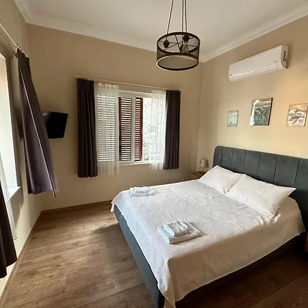 ゲストハウス Mustafa Tokalac Castle House 4*