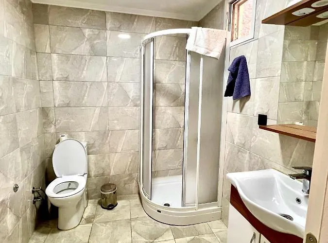 Πανσιόν Mustafa Tokalac Castle House 4*