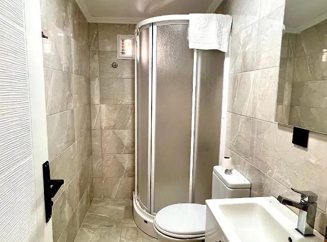 Πανσιόν Mustafa Tokalac Castle House 4*