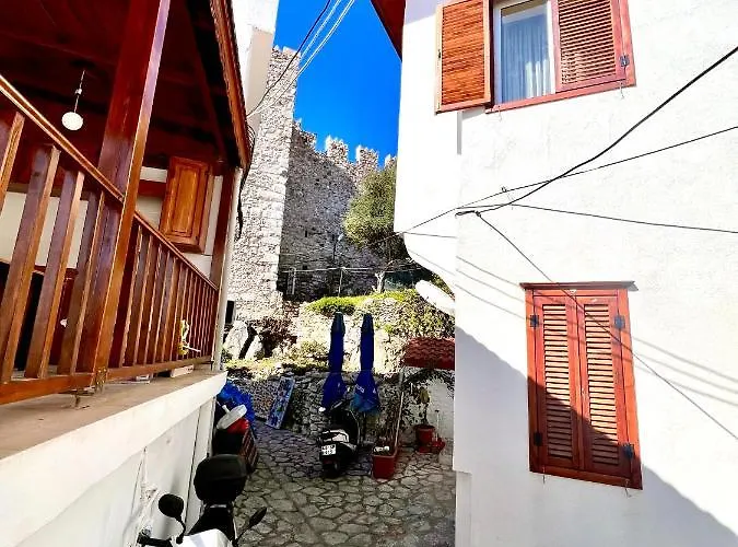 Πανσιόν Mustafa Tokalac Castle House Μαρμαρίς