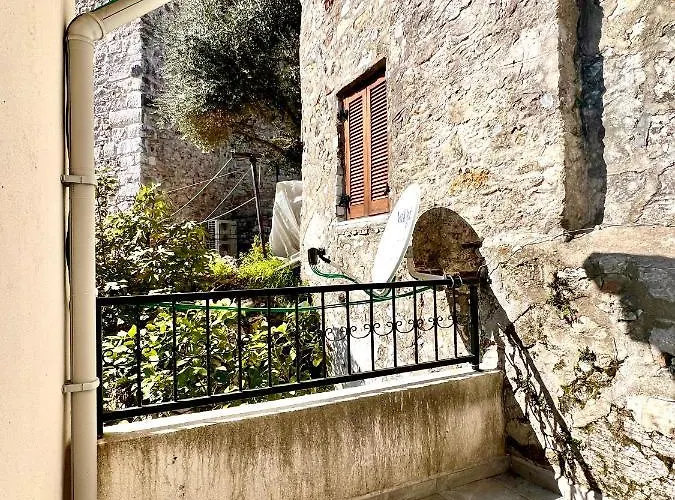 Gasthuis Mustafa Tokalac Castle House 4*