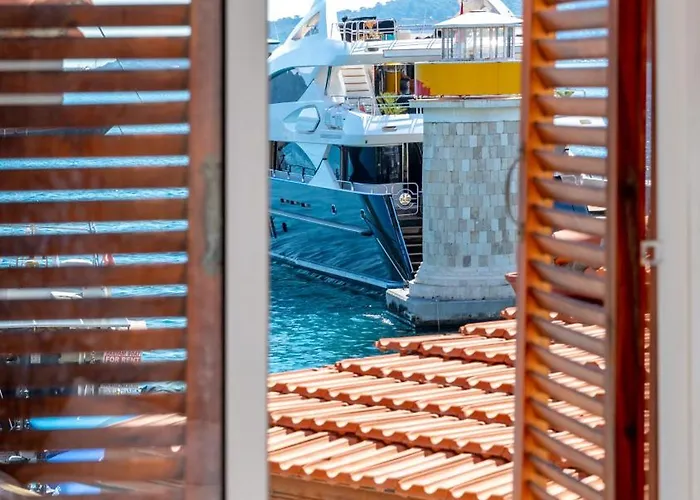 Gasthuis Mustafa Tokalac Castle House 4*