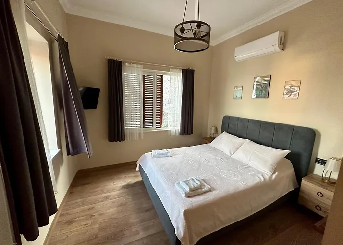 Gasthuis Mustafa Tokalac Castle House 4*